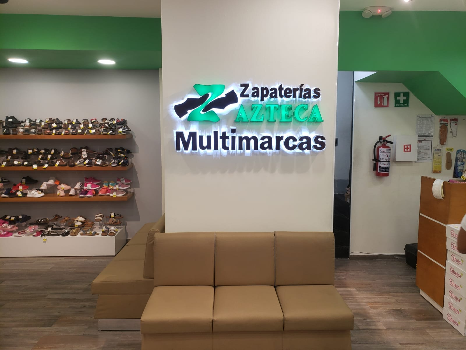 Letras 3D Zapatería Azteca